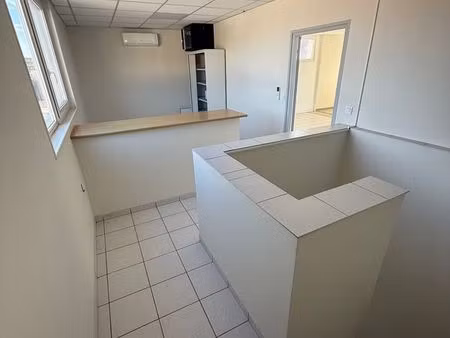 local bureaux de 100m2