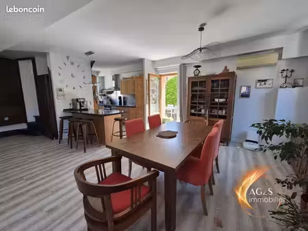 maison 10 pièces 181 m²