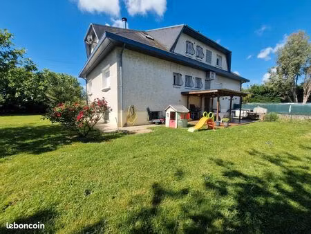 t6 de 137 m² dans maison / terrain 659 m² / garage