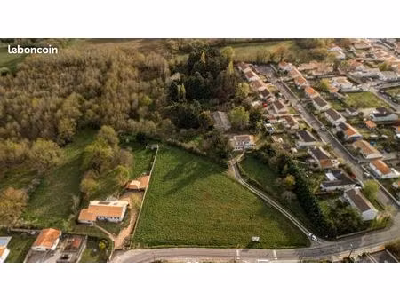 baisse de prix - terrains viabilisés  libres de constructeur à chaumes-en-retz (44)