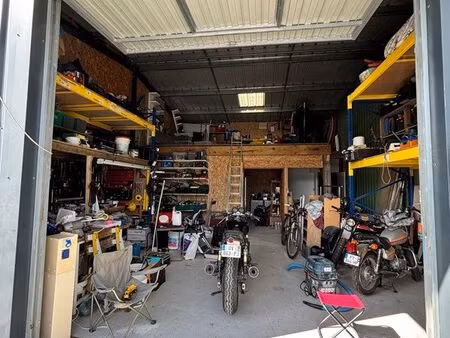 à louer atelier 70 m² en z.a