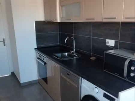 très bel appartement 3 pièces refait à neuf
