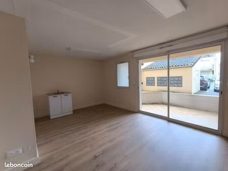 bureau 28 m²