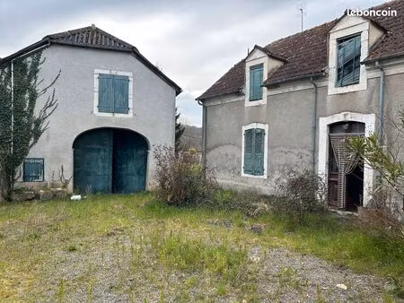 maison béarnaise avec sa grange à rénover