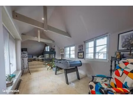 maison 6 pièces 244 m²