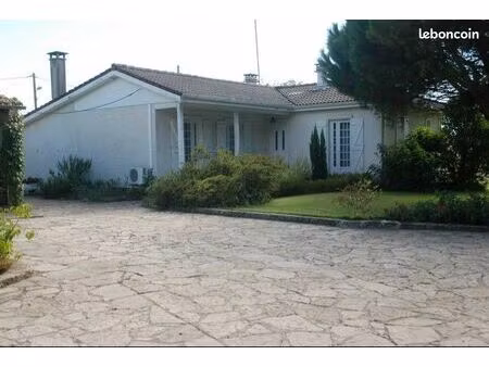 à louer très jolie maison