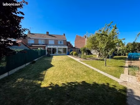 leers maison semi-individuelle à proximité du centre ville sur une parcelle de 518m²