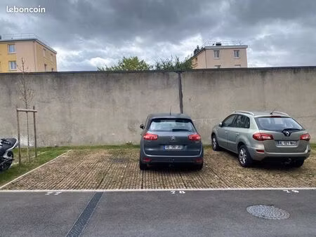 parking extérieur