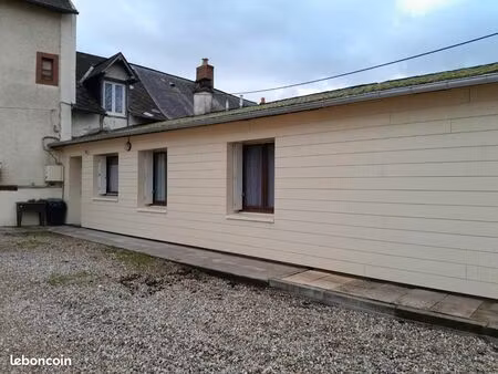a louer petite maison centre bourg avec jardin