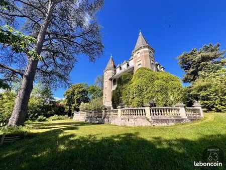 château 15 pièces 755 m²
