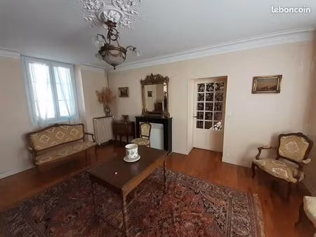maison 7 pièces 187 m²