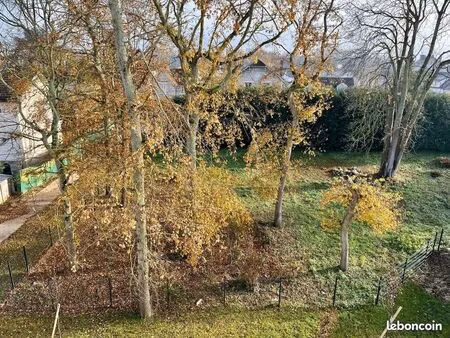 terrain 604 m² nemours
