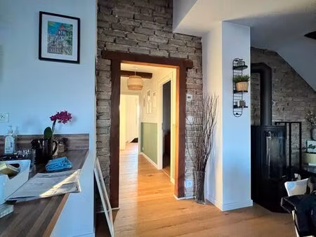 apparemment meublé 4pp duplex / 9 mois