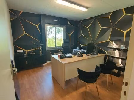 local avec bureaux