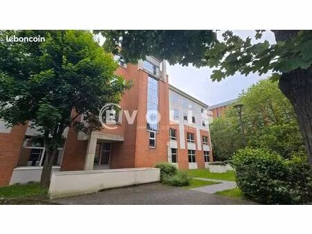 local bureaux 659 m²