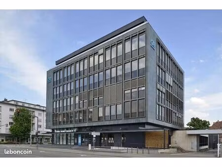bureaux 144 m²