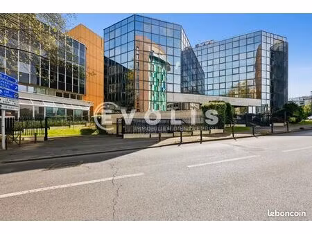 bureaux 2 728 m²