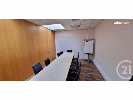 bureau 80 m²