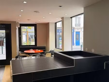 boutique 166 m² st mande
