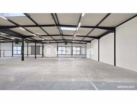 local d'activité 822 m²