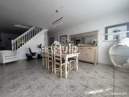 maison 6 pièces 140 m²