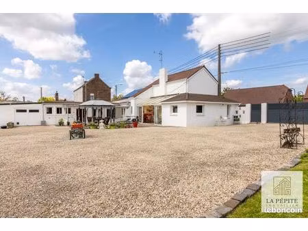 propriété 9 pièces 200 m²
