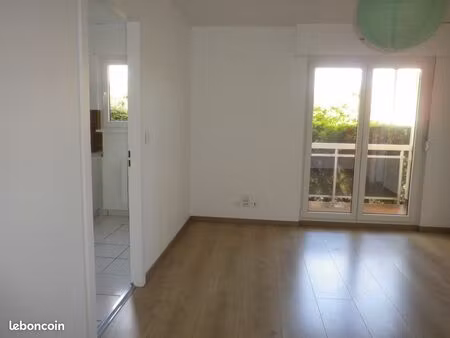 appartement 2 pièces 39 69 m2 - balcon - place de parking - cave