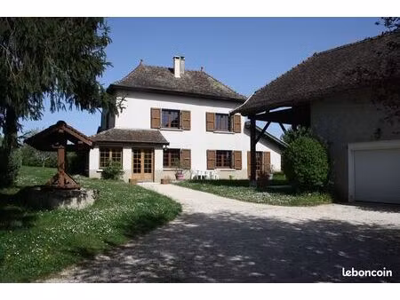 propriété comprenant : maison dauphinoise  dépendance  chalet  piscine. terrain de 6 000 m
