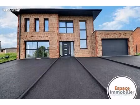 villa 5 pièces 145 m²