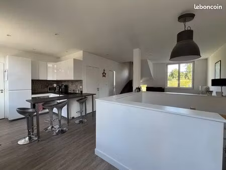 a louer / montfort-sur-meu - centre - appartement t4 - 75 m2 - 950 cc