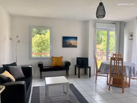 t2 meublé rénové avec terrasse  balcon et parking – quartier trespoey à pau