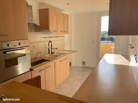 appartement totalement rénové 3 chambres à sorgues