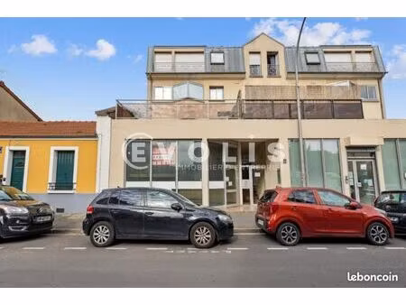 bureau 105 m²