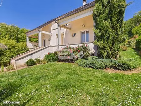 maison 8 pièces 161 m²