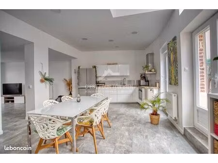 maison 7 pièces 157 m²