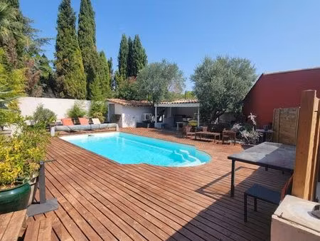 propriété + 5 logements + piscine chauffée 276m² forte rentabilite