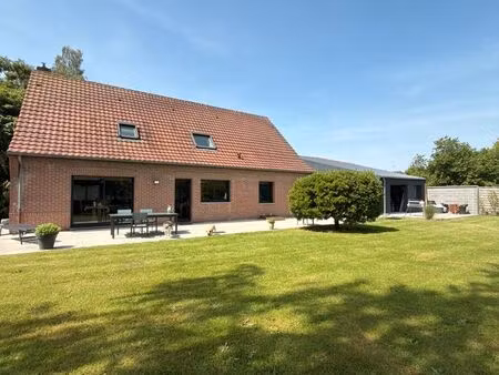 maison - 8 pièces - 242 m²
