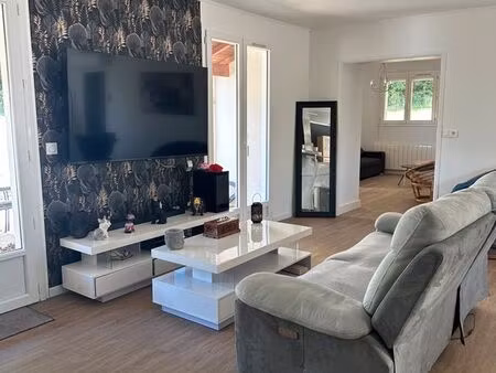 rare aux portes de saintes – maison 6 chambres  studio indépendant  terrain divisible 2 00