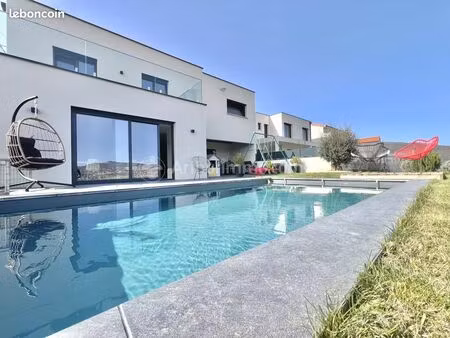 villa 5 pièces 175 m²