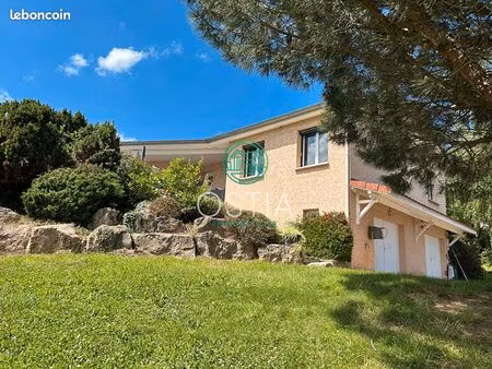 villa 5 pièces 112 m²