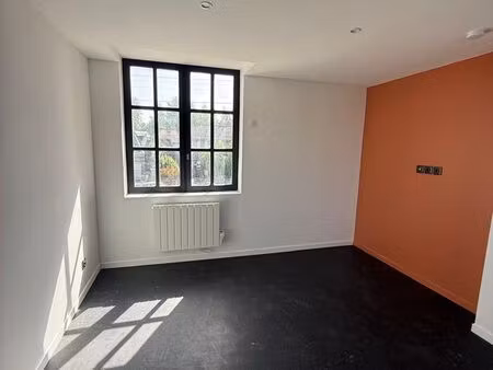 a saisir t2 lumineux - place de parking privative