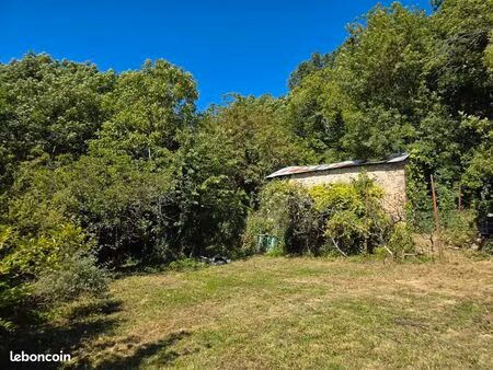 rare terrain de loisirs de 3 040 m² avec grange et source – proche thouet