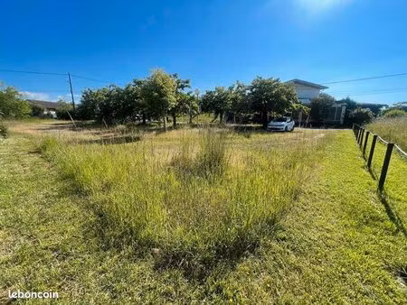 terrain 1 626 m² semeac