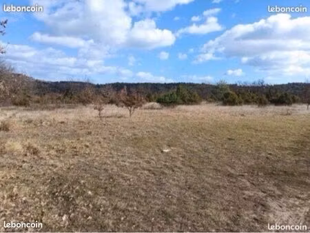 terrain agricole près de gordes 2400 m²