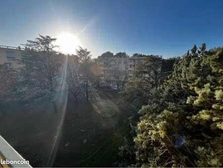 t4 lumineux avec balcon – résidence calme