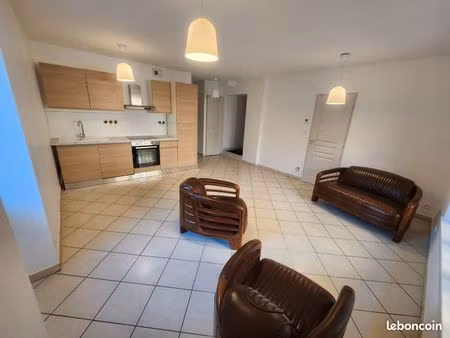 t3 + bureau centre aix-les-bains