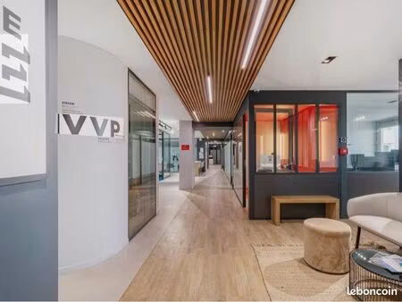 bureau partagé 110 m² + bureau privé 20 m² – 5 postes – rer a