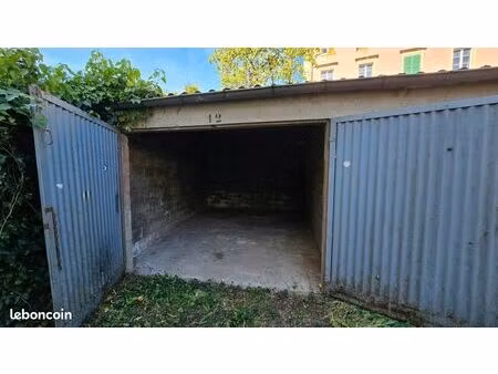 garage 23m2 rue de la boule d'or - proche brèche