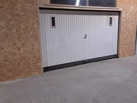 local de stocage 50 m2