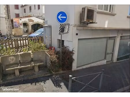 à vendre ou à louer – local commercial avec vitrine (hendaye gare)